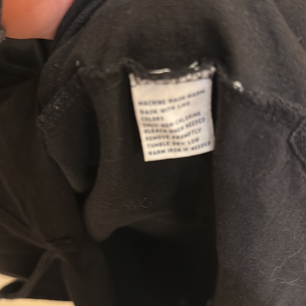 Used Polo by Ralph Lauren Men’s dark blue with logos on front. - Picture 7 of 10